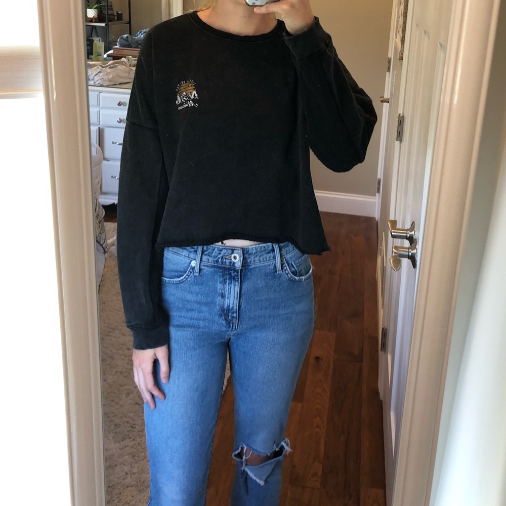 Garage Cropped Graphic Sweatshirt